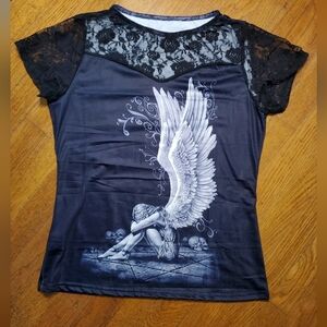 Angel 😇 Tshirt with lace sleeves in black